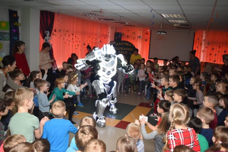 Read more about the article “Kosminis skrydis” Vilniaus r. Nemenčinės vaikų darželyje