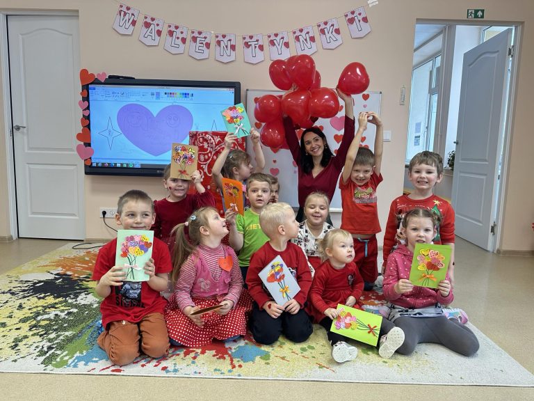 Read more about the article Šv. Valentino dirbtuvės vaikams „Atvirukų gamyba“