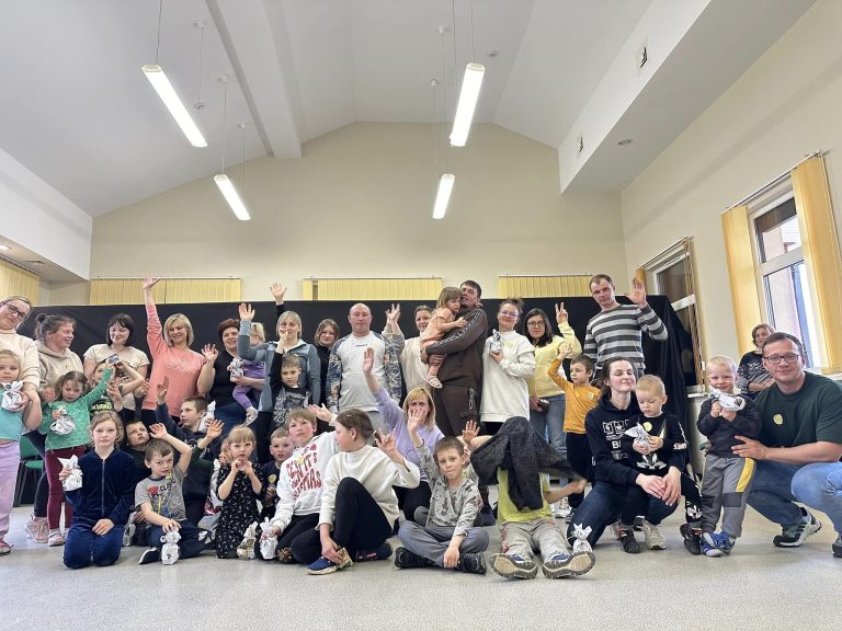 Read more about the article Šeimų – sporto šventė “Šeimos žaidimai”