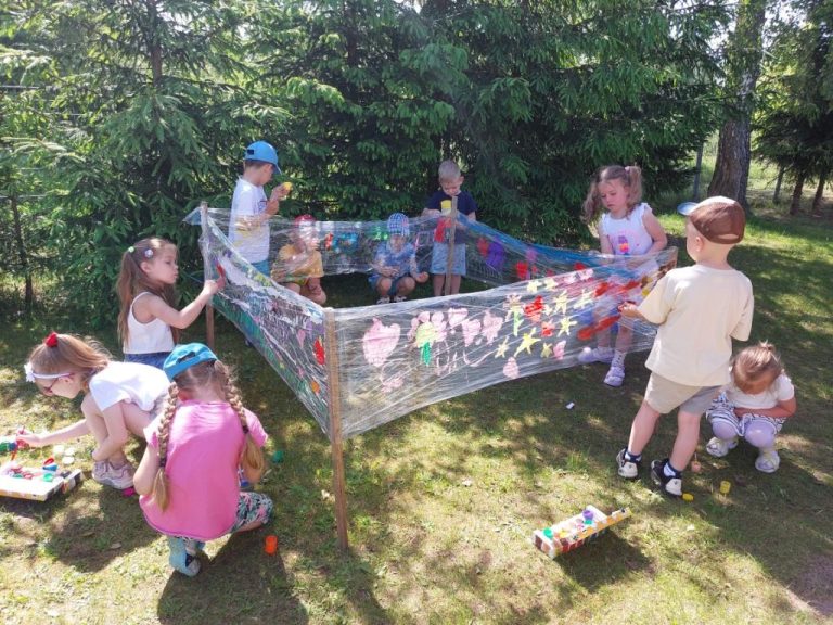 Read more about the article „Boružėlės“ ir „Voveriukai“ dalyvavo STEAM projekte „Bandyk, linksminkis, mokykis“